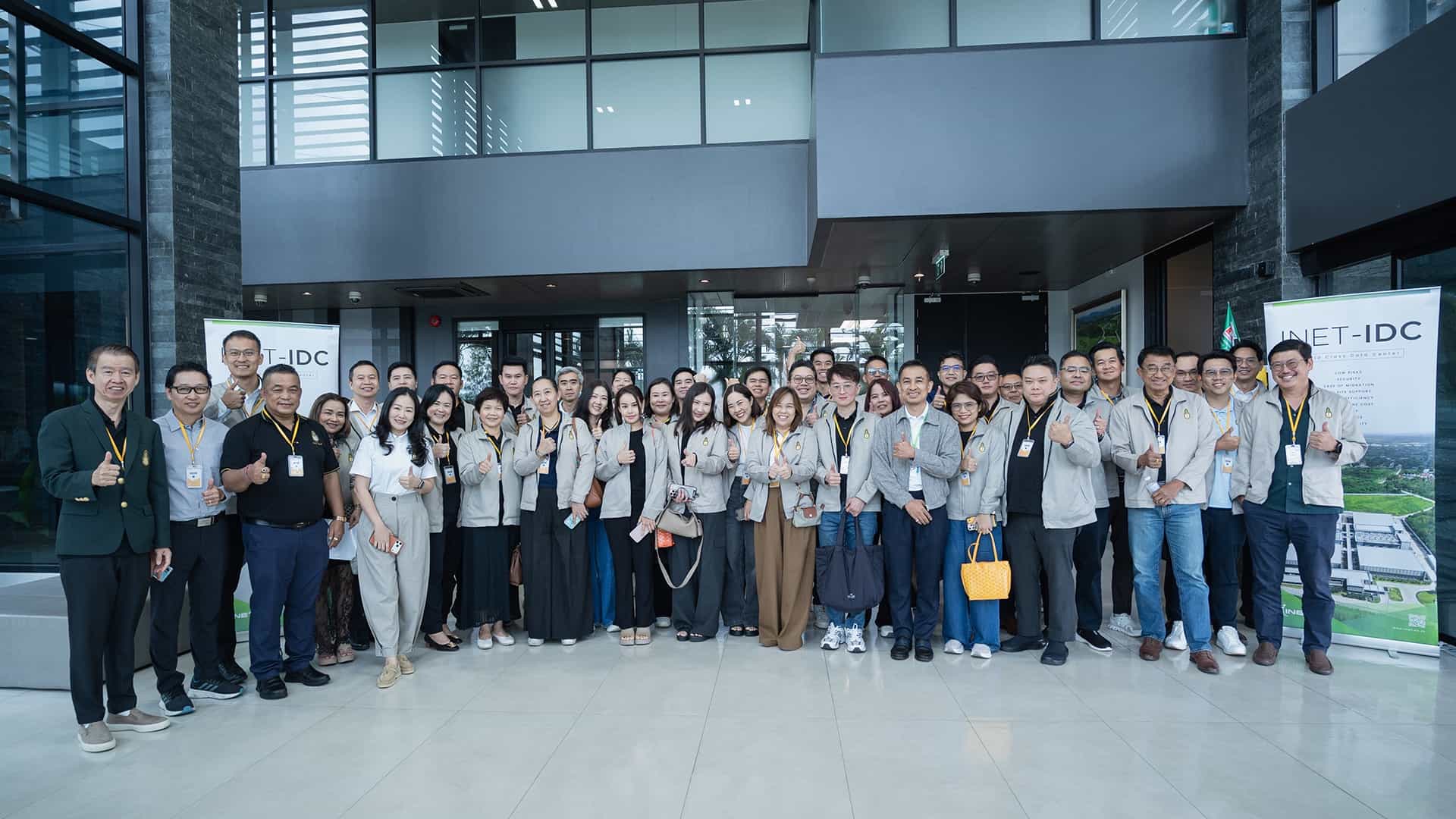 INET เปิดบ้านต้อนรับ สถาบันพระปกเกล้า เยี่ยมชม IDC3
ศึกษาบทบาทโครงสร้างพื้นฐานดิจิทัล สู่การขับเคลื่อนเศรษฐกิจยุคใหม่